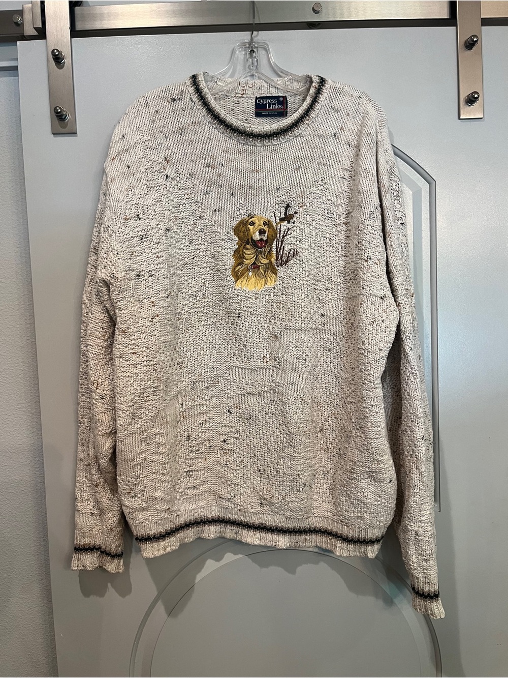 Vintage embroidered golden retriever & duck oatmeal knit sweater. Classic!